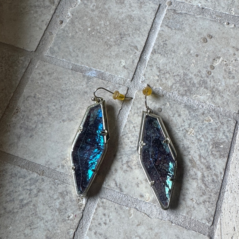 Kendra Scott gold and blue earring